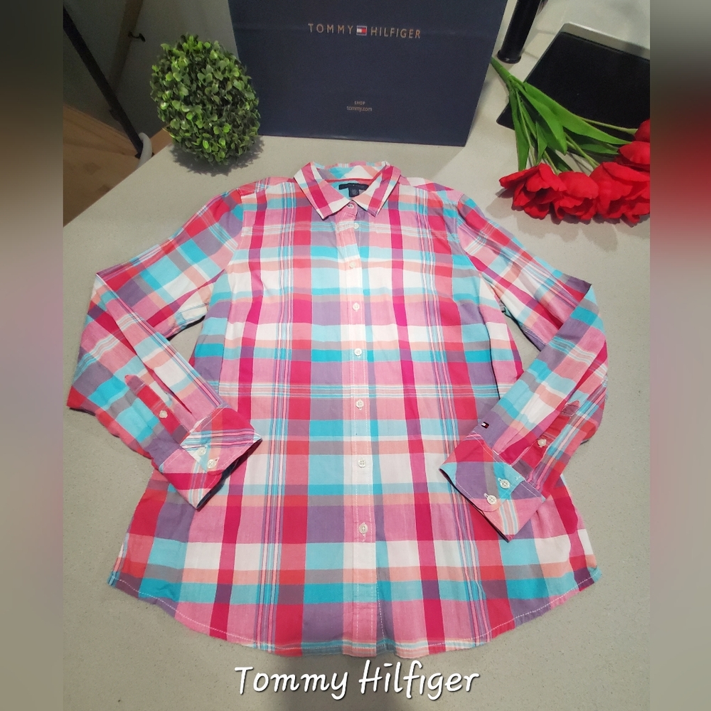 TOMMY HILFIGER Beau chemisier à carreaux de style "preppy"